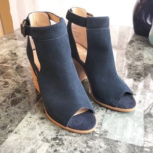 Sole Society Navy Suede Cutout Booties Size 6.5